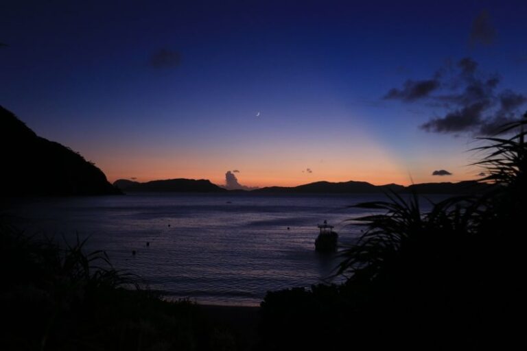 10/26　真ん中にぽっちり小さい月